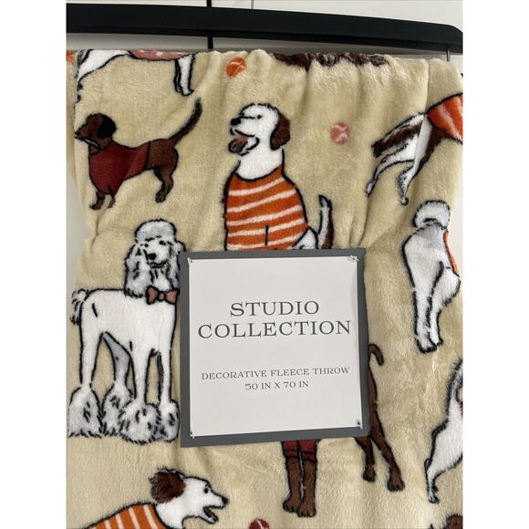 CUTE DOGS 50x70 Plush Throw Blanket Dalmatian Poodle Lab Dachshund Husky Shihtzu - Picture 4 of 5